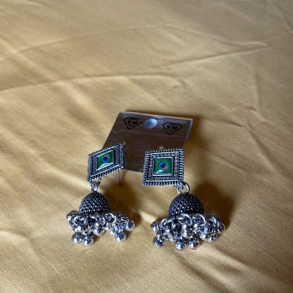 2 for 1! Authentic Indian jeweled and peacock 🦚 motif jhumka earrings - Picture 10 of 13